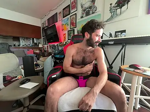 Pupscritch online show from April 2026 03:39:02 PM