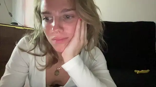 Snapshot of sweetceeme chatting on June 2026 04:02:01 AM sweetceeme online show from June 2026 04:02:01 AM