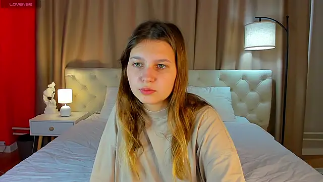 Snapshot of Elle_Ellise chatting on September 2025 07:54:02 AM Elle Ellise online show from September 2025 07:54:02 AM