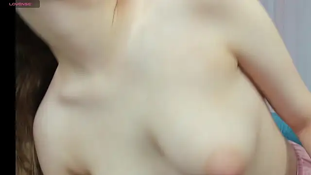 Snapshot of Elle_Ellise chatting on November 2025 01:11:01 AM Elle Ellise online show from November 2025 01:11:01 AM