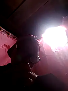 Snapshot of Mamapm20 chatting on December 2025 10:03:01 PM Mamapm20 online show from December 2025 10:03:01 PM