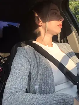 Reina Cummings online show from September 2025 05:29:01 AM