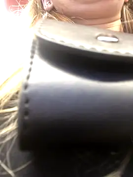 Reina Cummings online show from September 2025 04:03:01 AM