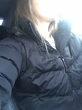 Reina Cummings online show from October 2025 04:54:01 AM