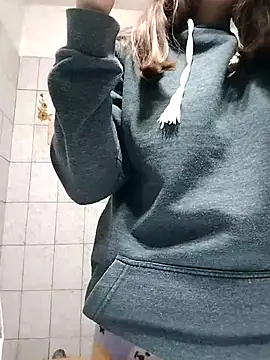 Auroraluna - online show from September 2025 09:05:02 PM