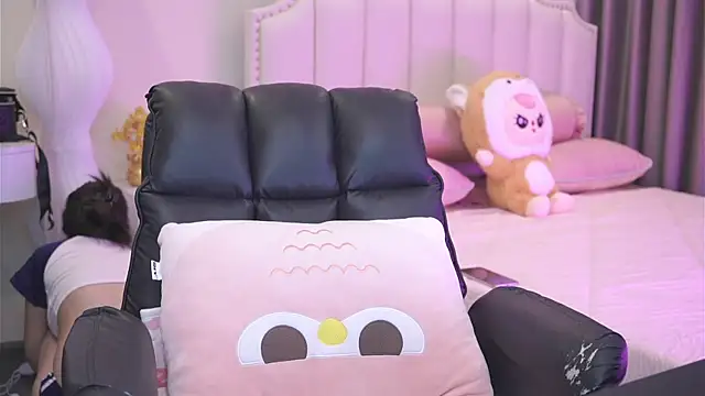 Snapshot of _Dorry_ chatting on April 2026 06:32:02 PM Dorry online show from April 2026 06:32:02 PM