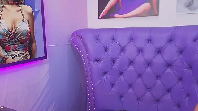 Snapshot of megann__up chatting on April 2026 08:36:01 PM megann up online show from April 2026 08:36:01 PM