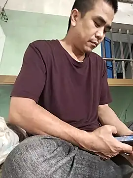 HoangNam20x online show from November 2025 02:06:01 PM