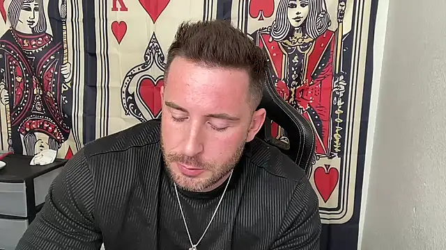 brettmycles28 online show from November 2025 05:44:02 PM