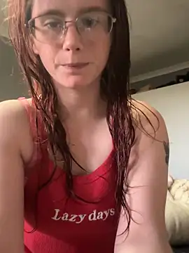 Snapshot of raen001 chatting on November 2025 04:31:02 PM raen001 online show from November 2025 04:31:02 PM