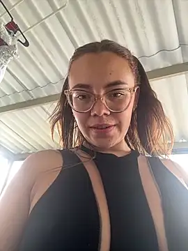 Snapshot of AlissonPeach01 chatting on September 2025 03:34:01 PM AlissonPeach01 online show from September 2025 03:34:01 PM