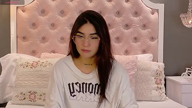 VioletBlaze online show from November 2025 01:34:01 PM