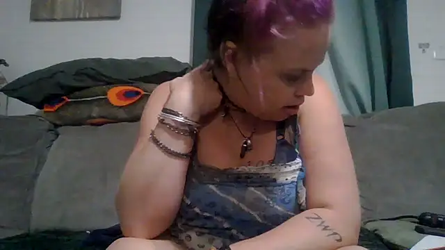 Snapshot of TWiSTYTheTwizted chatting on July 2026 04:22:01 PM TWiSTYTheTwizted online show from July 2026 04:22:01 PM