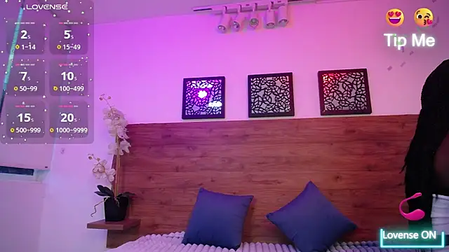 Snapshot of AlexandraCambell chatting on September 2025 07:24:02 PM AlexandraCambell online show from September 2025 07:24:02 PM