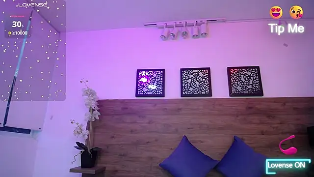 Snapshot of AlexandraCambell chatting on September 2025 07:37:02 PM AlexandraCambell online show from September 2025 07:37:02 PM