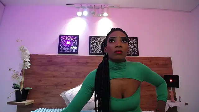 Snapshot of AlexandraCambell chatting on October 2025 07:42:02 PM AlexandraCambell online show from October 2025 07:42:02 PM