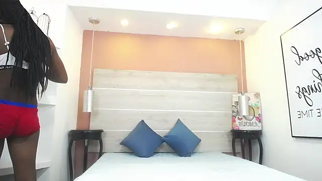 Snapshot of AlexandraCambell chatting on November 2025 10:31:02 PM AlexandraCambell online show from November 2025 10:31:02 PM