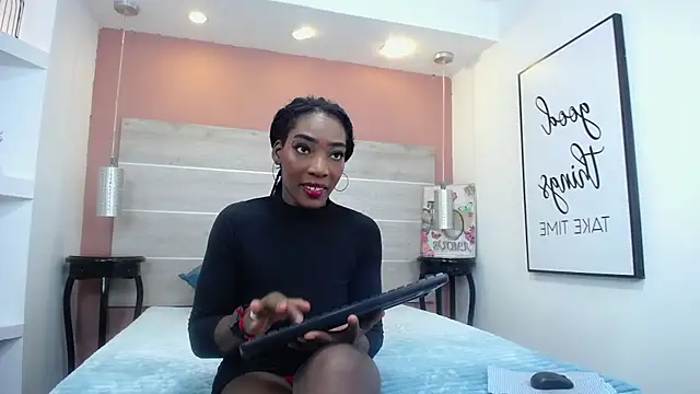 Snapshot of AlexandraCambell chatting on November 2025 12:37:02 PM AlexandraCambell online show from November 2025 12:37:02 PM