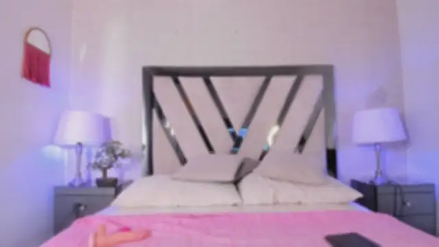 scarlet dh online show from October 2025 08:07:02 PM