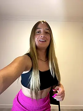 Zara Ross online show from October 2025 03:06:02 AM