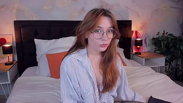 LanaAirlie online show from September 2025 03:17:02 AM