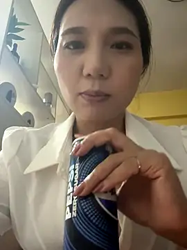 Snapshot of Dujuan-d chatting on October 2025 01:46:02 PM Dujuan-d online show from October 2025 01:46:02 PM