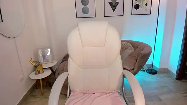 Snapshot of Beverly_johnson chatting on October 2025 03:49:02 AM Beverly johnson online show from October 2025 03:49:02 AM