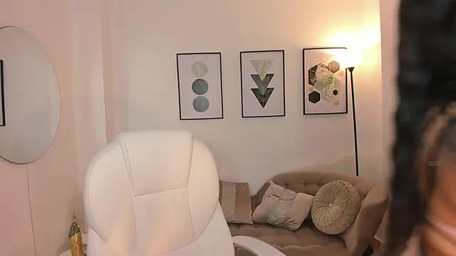 Snapshot of Beverly_johnson chatting on October 2025 03:39:02 AM Beverly johnson online show from October 2025 03:39:02 AM