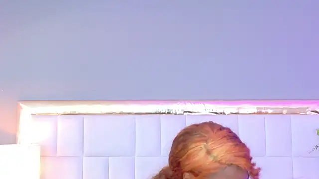 MadeleineHocker online show from December 2025 01:07:01 PM