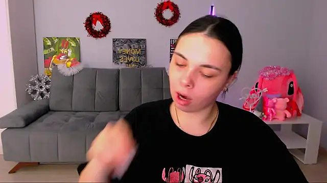 queenofthesense  online show from December 2025 02:00:01 PM