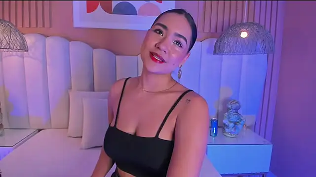 noa moon online show from December 2025 02:07:02 AM