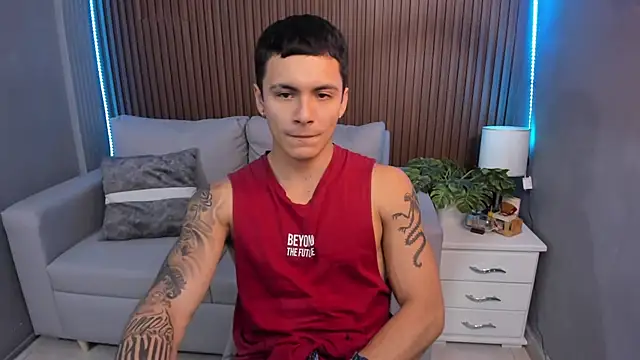 Snapshot of Leo_santoro chatting on September 2025 01:46:01 PM Leo santoro online show from September 2025 01:46:01 PM