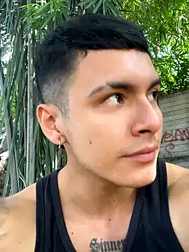 Snapshot of Leo_santoro chatting on October 2025 02:02:01 PM Leo santoro online show from October 2025 02:02:01 PM