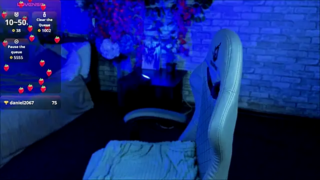 Snapshot of Mira_Fyre chatting on October 2025 10:32:02 PM Mira Fyre online show from October 2025 10:32:02 PM