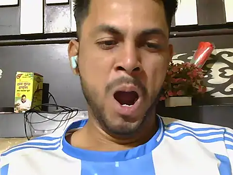 Snapshot of ursdreamperson chatting on April 2026 02:14:01 AM ursdreamperson online show from April 2026 02:14:01 AM