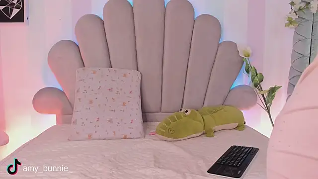 Amy Bunnie 18 online show from April 2026 08:54:01 PM