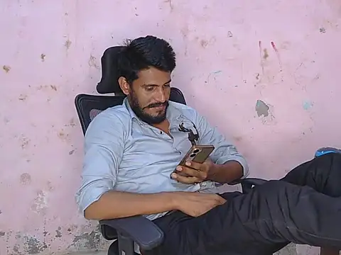 krishjaat43 online show from April 2026 04:52:01 PM