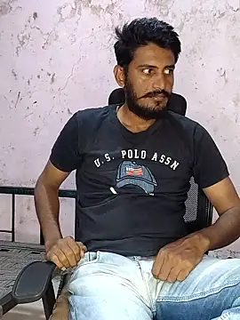 krishjaat43 online show from April 2026 02:00:02 PM