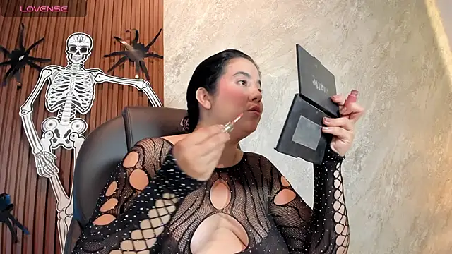  Cris Spicy  online show from October 2025 07:05:02 PM