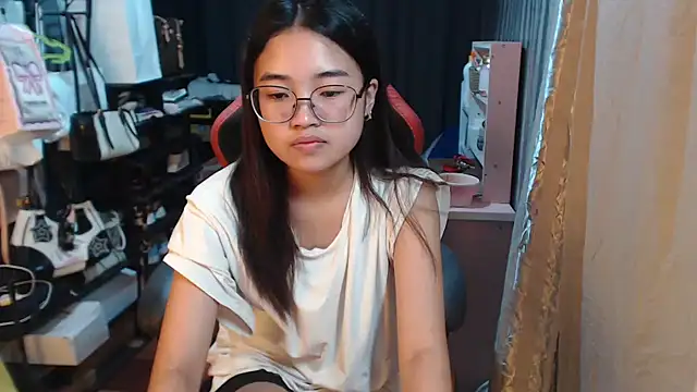 Snapshot of urhoneybunny25 chatting on October 2025 08:36:02 AM urhoneybunny25 online show from October 2025 08:36:02 AM