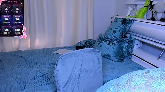 Snapshot of WifeyXRated chatting on April 2026 06:58:01 AM WifeyXRated online show from April 2026 06:58:01 AM