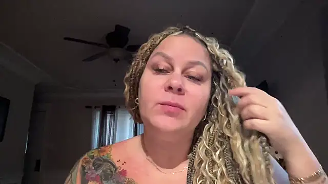 Snapshot of number1slut chatting on March 2026 12:32:01 PM number1slut online show from March 2026 12:32:01 PM