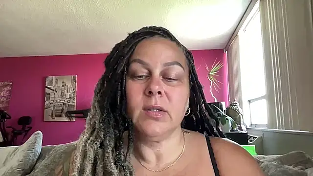 Snapshot of number1slut chatting on April 2026 06:31:01 PM number1slut online show from April 2026 06:31:01 PM