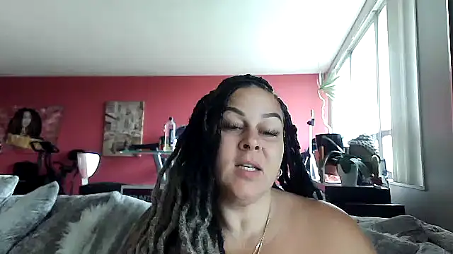 Snapshot of number1slut chatting on April 2026 03:32:01 PM number1slut online show from April 2026 03:32:01 PM