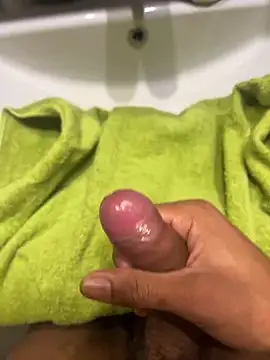 Snapshot of youyou933 chatting on November 2025 08:52:02 PM youyou933 online show from November 2025 08:52:02 PM