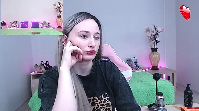 AliceMooreXO online show from September 2025 07:23:01 AM