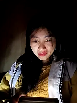 Phuongphuongg online show from December 2025 01:29:02 PM