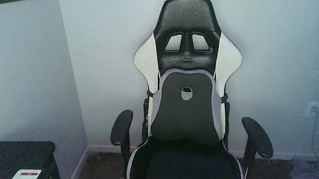 Snapshot of Partyguy92 chatting on January 2026 01:42:01 AM Partyguy92 online show from January 2026 01:42:01 AM