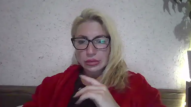 Snapshot of fox_red_lady7 chatting on October 2025 07:12:01 PM fox red lady7 online show from October 2025 07:12:01 PM