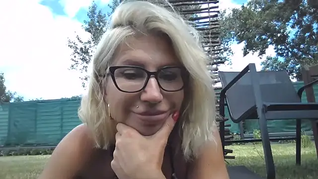 Snapshot of fox_red_lady7 chatting on July 2026 10:33:02 AM fox red lady7 online show from July 2026 10:33:02 AM